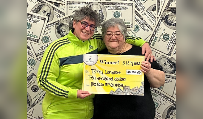 Serendipity Strikes Mother-Daughter Duo in Danbury with a $10,000 Top Prize Win!